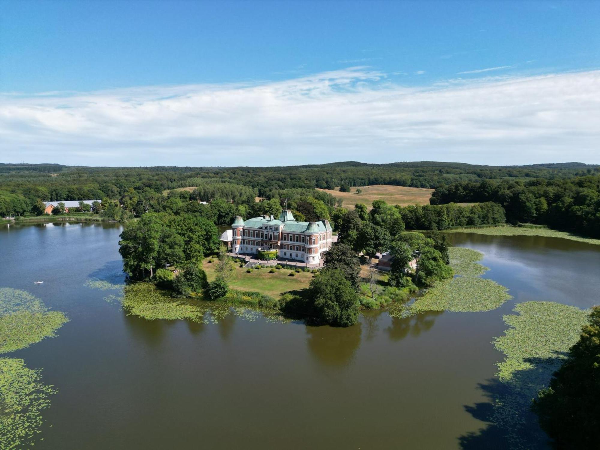 فندق The Norrmans Castle Genarp المظهر الخارجي الصورة